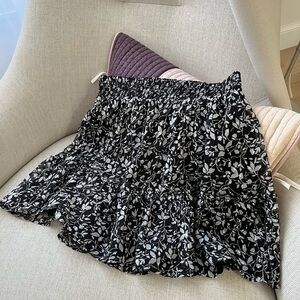 Loft skirt in floral black, size xs